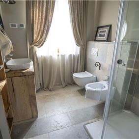 5 bedroom villa with heated pool near Momjan, Istria, sleep 12